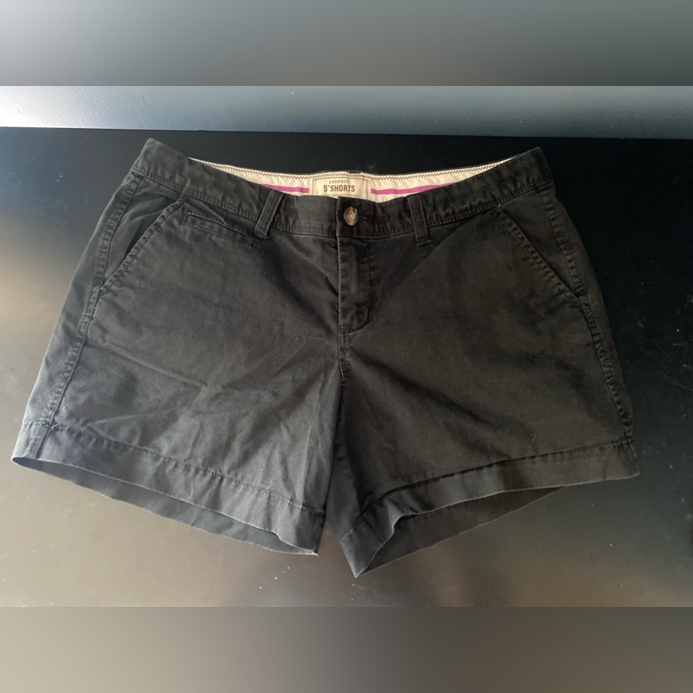 Old navy perfect “5 shorts favorite khakis